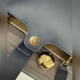Сумка Loewe mini Pebble Bucket из мягк
