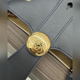 Сумка Loewe mini Pebble Bucket из мягк