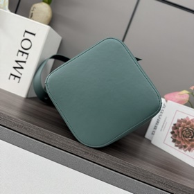 Средняя сумка-ведро Pebble Bucket от L