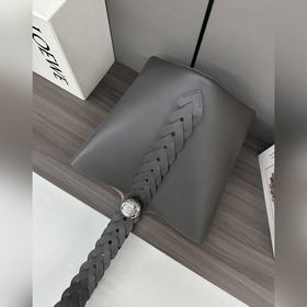 Сумка Loewe Pebble Bucket из мягкой те
