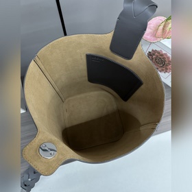 Сумка Loewe Pebble Bucket из мягкой те