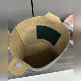 Средняя сумка-ведро Pebble Bucket от L