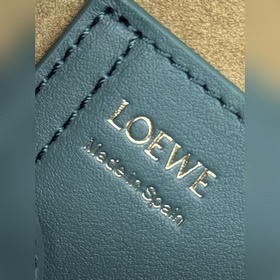 Сумка Loewe mini Pebble Bucket из мягк