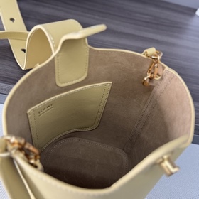 Сумка Loewe mini Pebble Bucket из мягк
