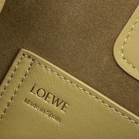 Сумка Loewe mini Pebble Bucket из мягк
