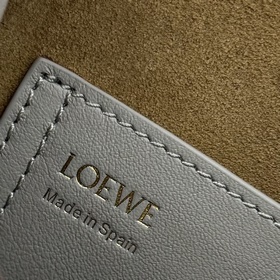 Сумка Loewe mini Pebble Bucket из мягк