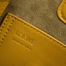Сумка Loewe mini Pebble Bucket из мягк