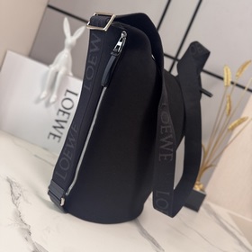 Loewe Сумка через плечо из канваса и 