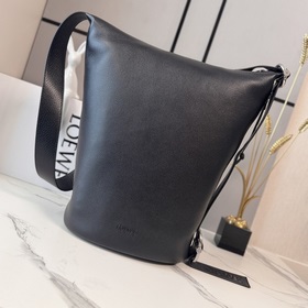 Loewe Мягкая кожа из телячьей кожи с