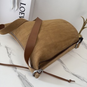 Loewe Средняя сумка-ведро Loop из за