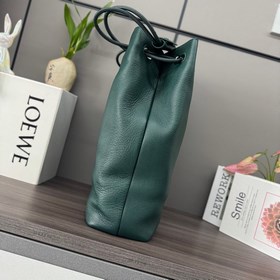 Loewe  Сумка Pebble Hobo из мягкой зе