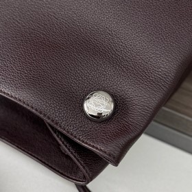 Loewe  Сумка Pebble Hobo из мягкой зе