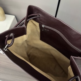 Loewe  Сумка Pebble Hobo из мягкой зе