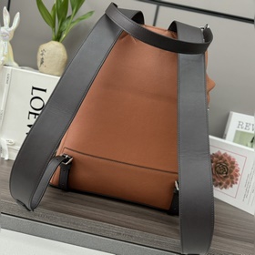 Loewe  Новая коллекция рюкзаков Goya