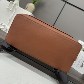 Loewe  Новая коллекция рюкзаков Goya