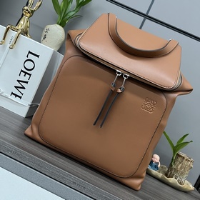 Loewe  Новая коллекция рюкзаков Goya