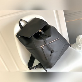 Loewe  Поступили новые рюкзаки  Рюк