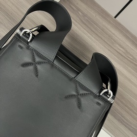 Loewe  Новая коллекция рюкзаков Goya