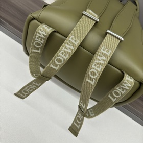 Новая модель рюкзака Flamenco от Loewe