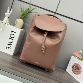 Новая модель рюкзака Flamenco от Loewe