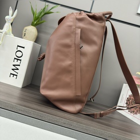 Новая модель рюкзака Flamenco от Loewe