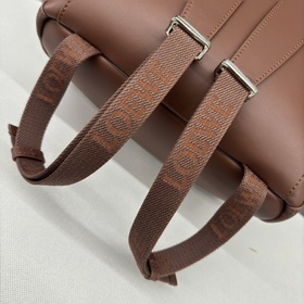 Новая модель рюкзака Flamenco от Loewe