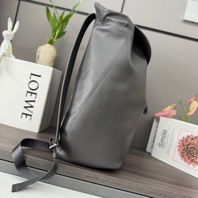 Новая модель рюкзака Flamenco от Loewe