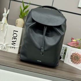 Новая модель рюкзака Flamenco от Loewe