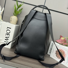 Новая модель рюкзака Flamenco от Loewe