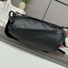 Новая модель рюкзака Flamenco от Loewe
