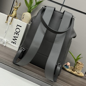 Loewe  Новая коллекция рюкзаков Goya