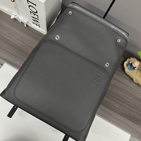 Loewe  Новая коллекция рюкзаков Goya