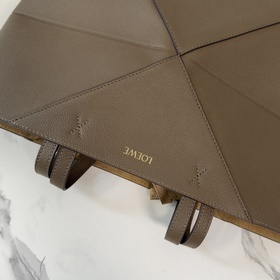 Новая средняя сумка Loewe Puzzle Fold 