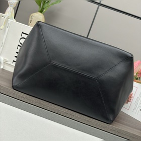 Новая сумка Loewe Puzzle Fold Duffle и