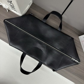 Новая сумка Loewe Puzzle Fold Duffle и