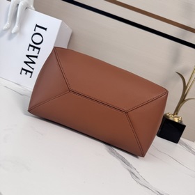 Новая сумка Puzzle Fold от Loewe отлич