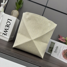Loewe Новая модель Маленькая Хлопко
