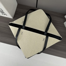 Loewe Новая сумка Puzzle Fold. Эта су