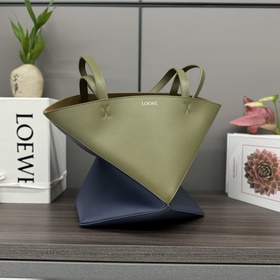 Новая модель Loewe — небольшая сумка P