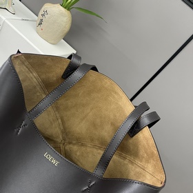 Новая модель Loewe — небольшая сумка P