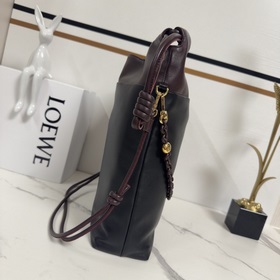 Сумка-тоут Loewe Flamenco Purse из мяг