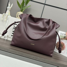 Loewe Новая модель большой сумки Flam