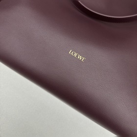 Loewe Новая модель большой сумки Flam