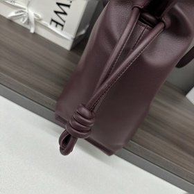Loewe Новая модель большой сумки Flam