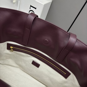 Loewe Новая модель большой сумки Flam