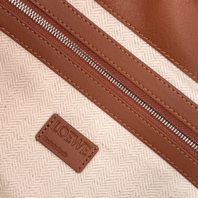 Loewe Новая модель большой сумки Flam