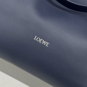 Loewe Новая модель большой сумки Flam