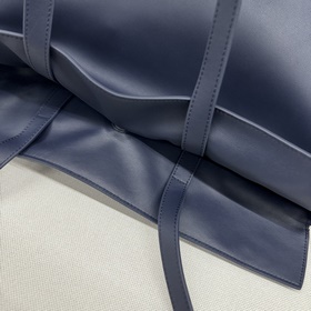 Loewe Новая модель большой сумки Flam