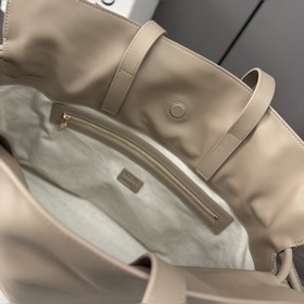 Loewe Новая модель большой сумки Flam