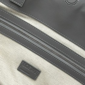 Loewe Новая модель большой сумки Flam
